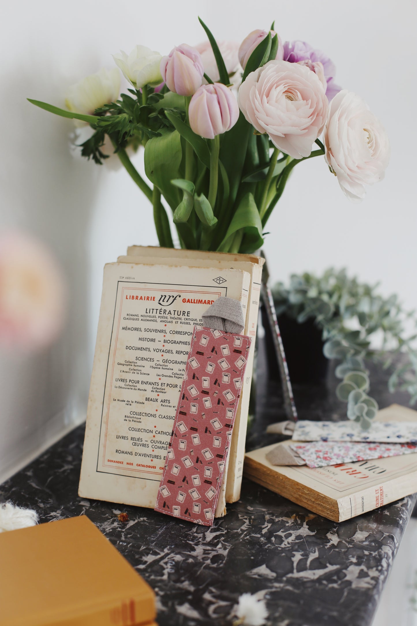 Marque-page « La bibliothèque » - imprimé exclusif - Des fils et des mots