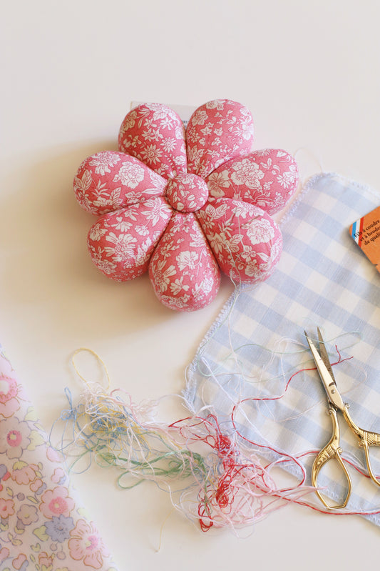 Pique-épingle « Orgueil et Préjugés de Jane Austen » - Liberty London