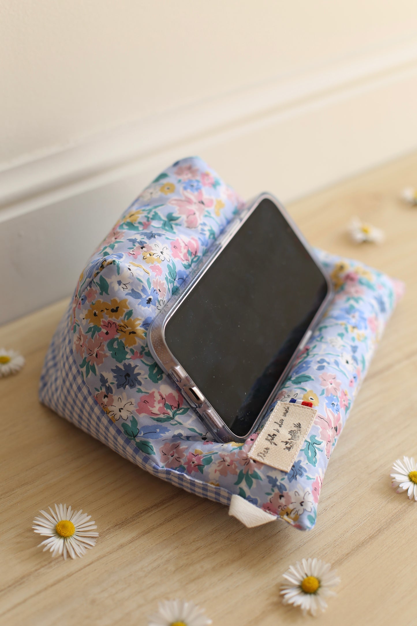 Coussin support de téléphone - fait main France - Des fils et des mots