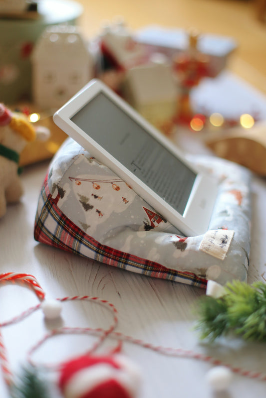 Doucette, coussin de lecture « La bibliothèque secrète de Noël de Jenny Colgan »