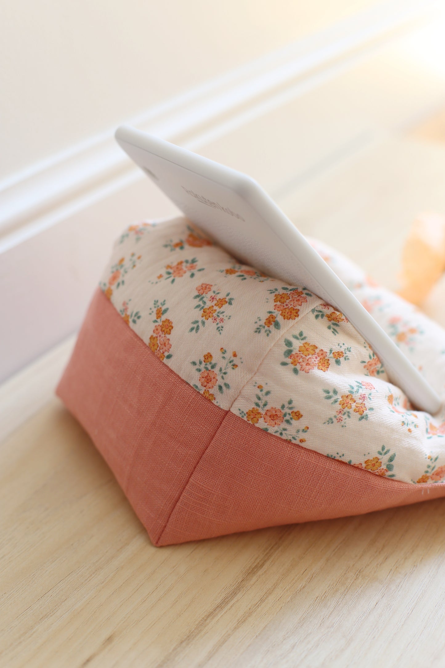 La Doucette — Coussin de lecture « N'oublie pas les fleurs » de Genki Kawamura