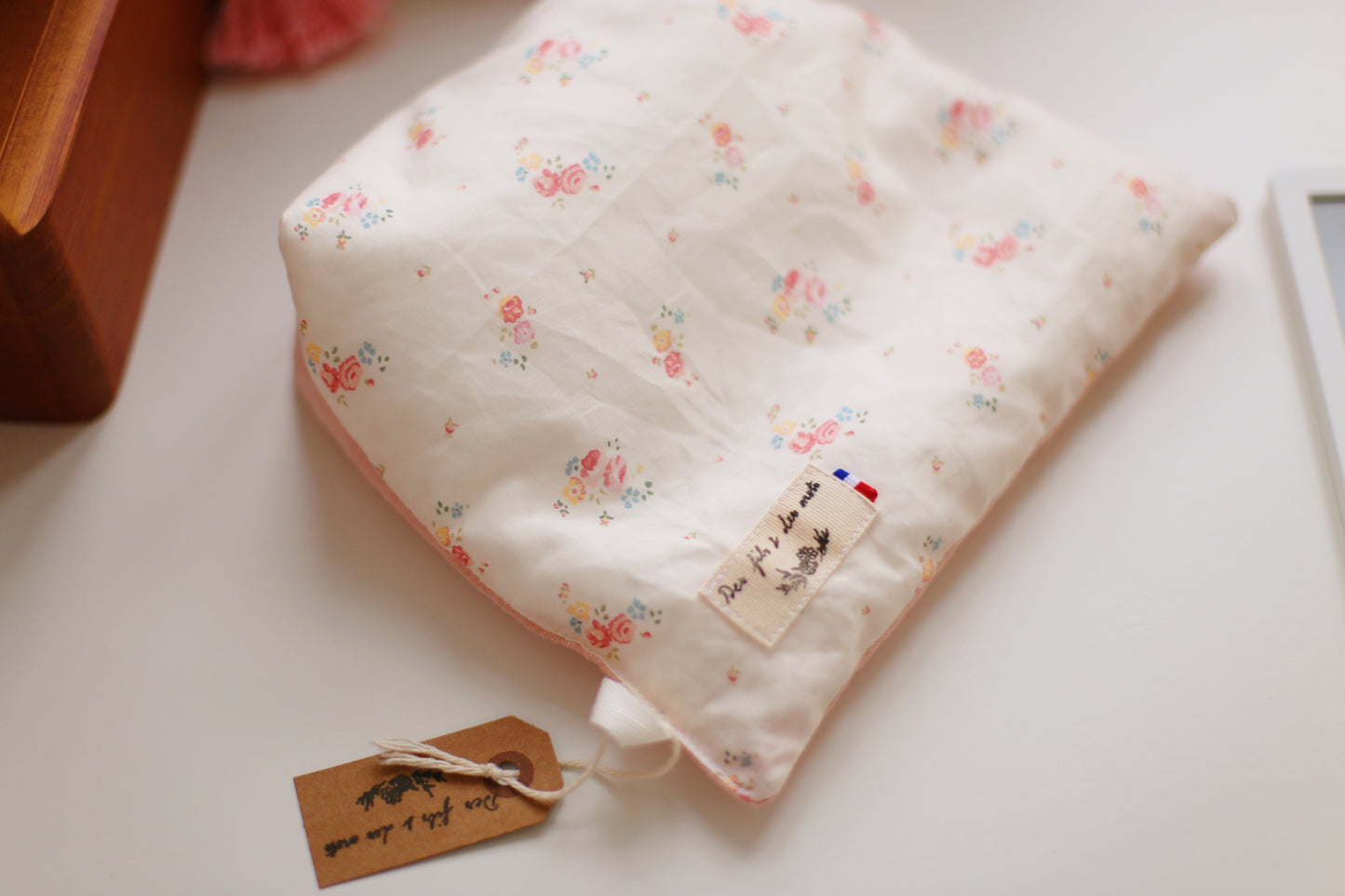 Doucette, coussin de lecture « Les Hauts de Hurle-vent d'Emily Brontë »