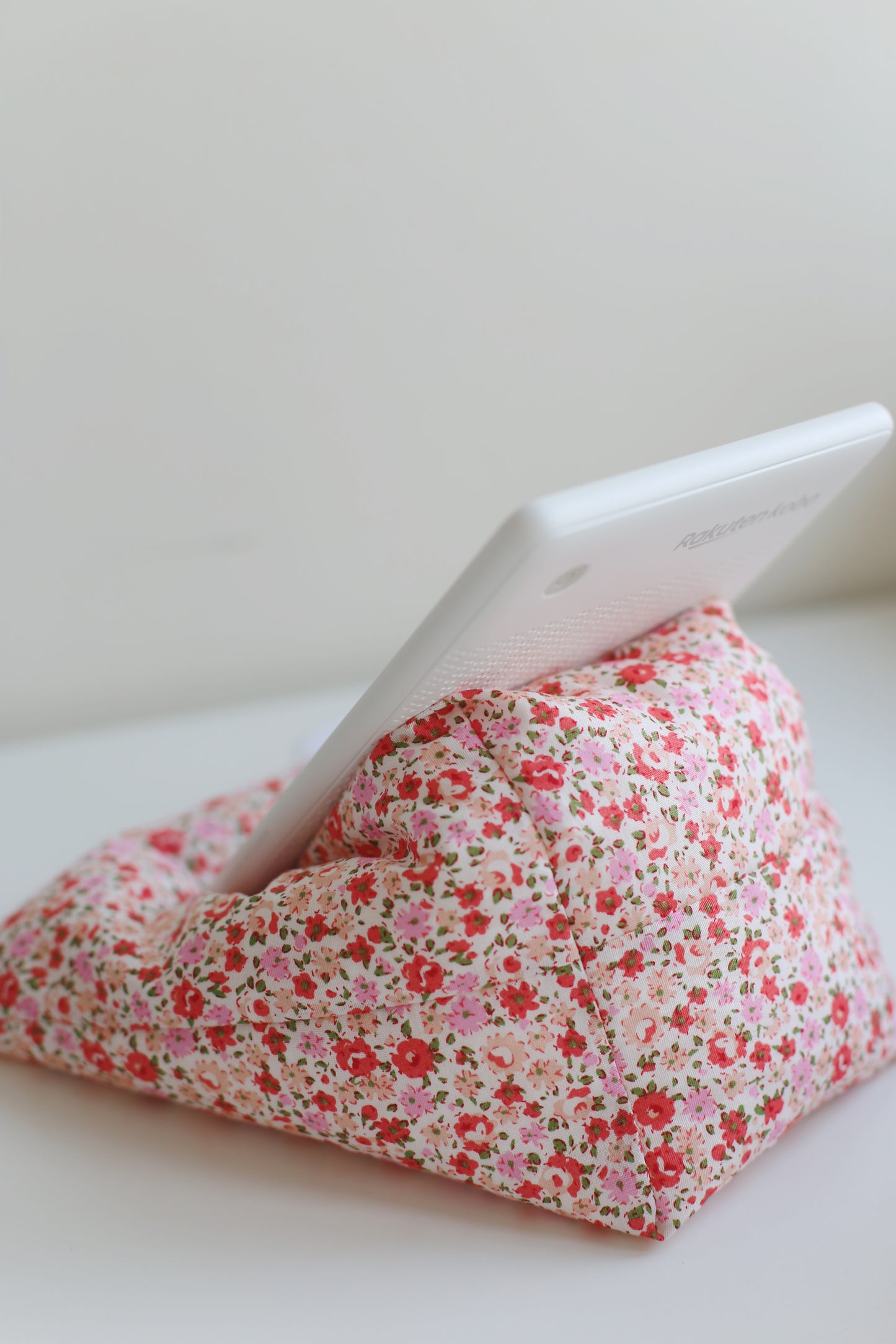 Doucette, coussin de lecture « Le restaurant des jours heureux de Yoko Mure »