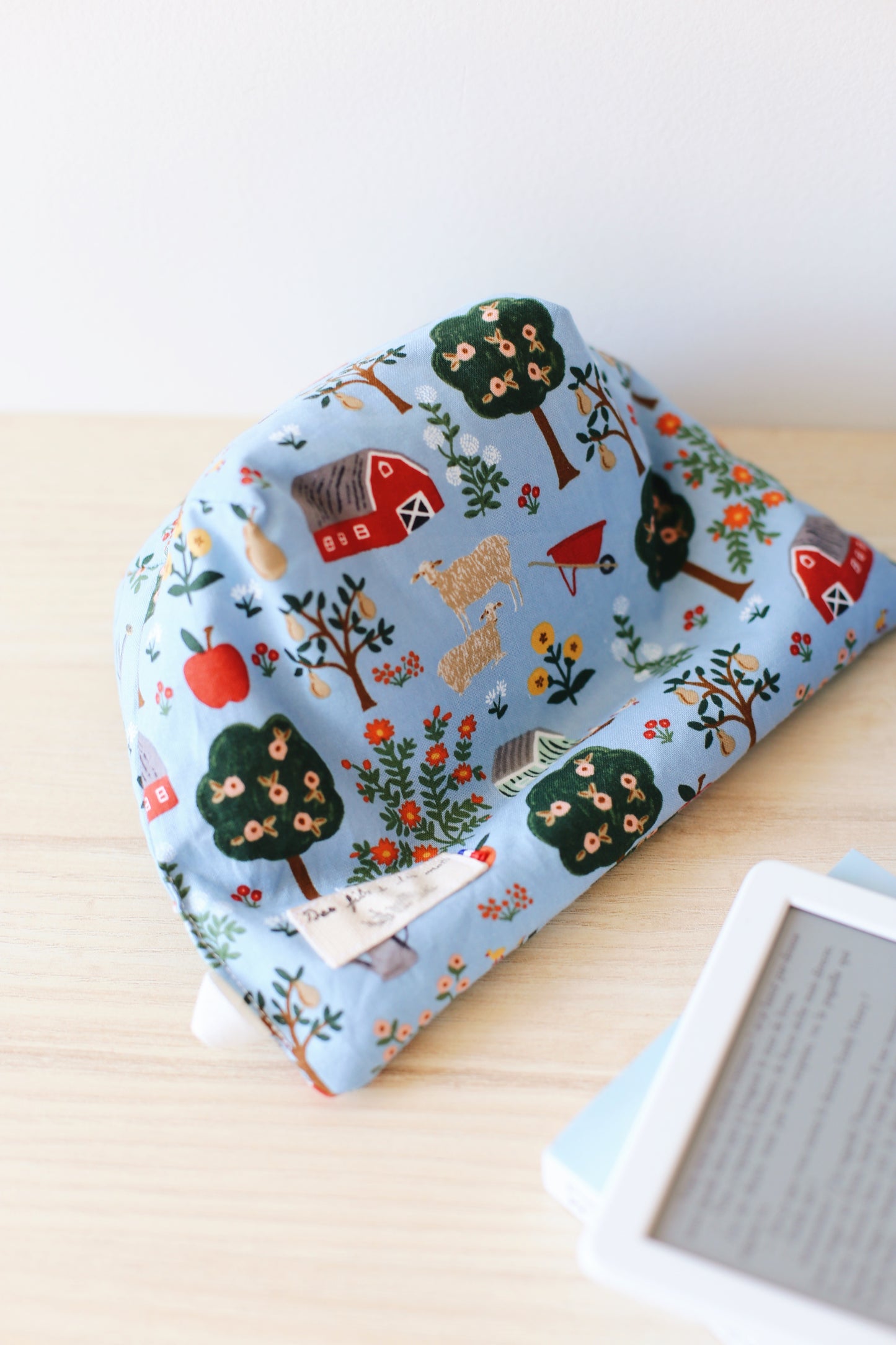 La Doucette - Coussin de lecture « La bibliothèque des coeurs cabossés » de Katarina Bivald