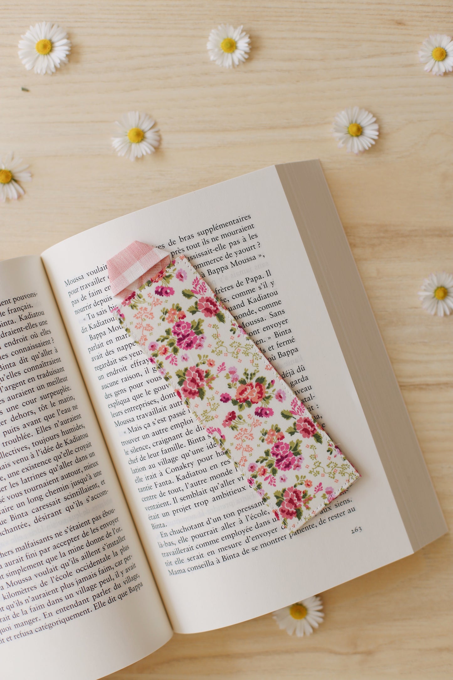 Marque-page Liberty of London fleuri L'autre qu'on adorait - Catherine Cusset, fait main France - Des fils et des mots