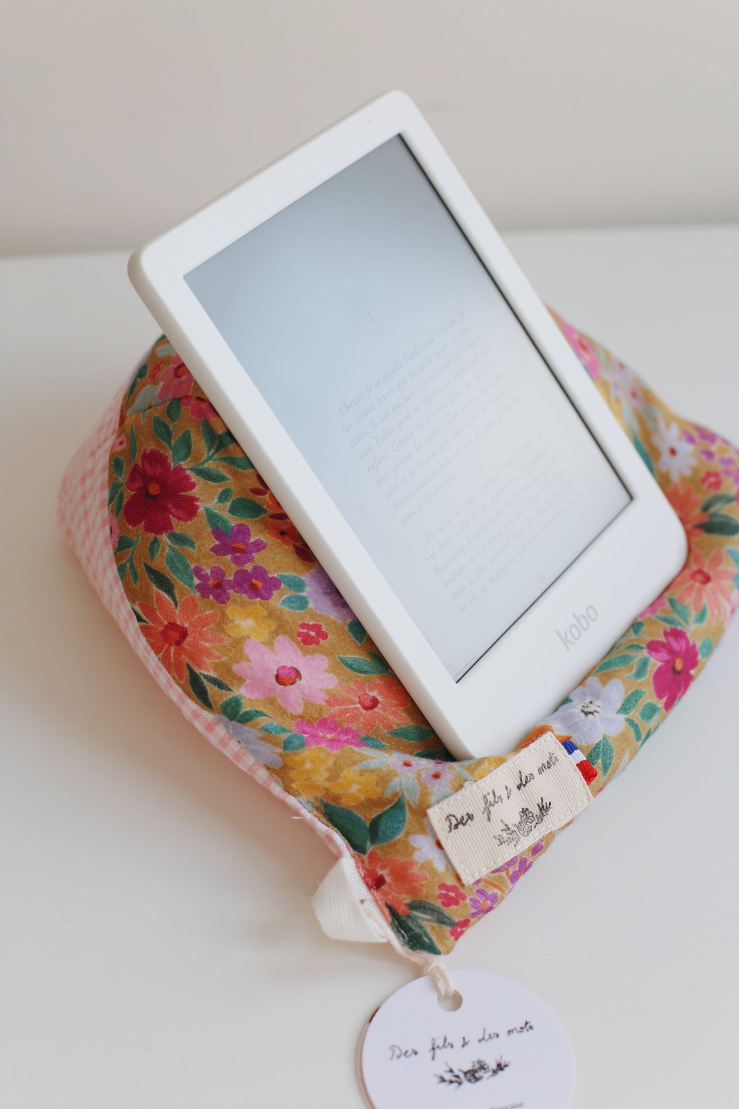 Doucette, coussin de lecture « Une vie de Guy de Maupassant »