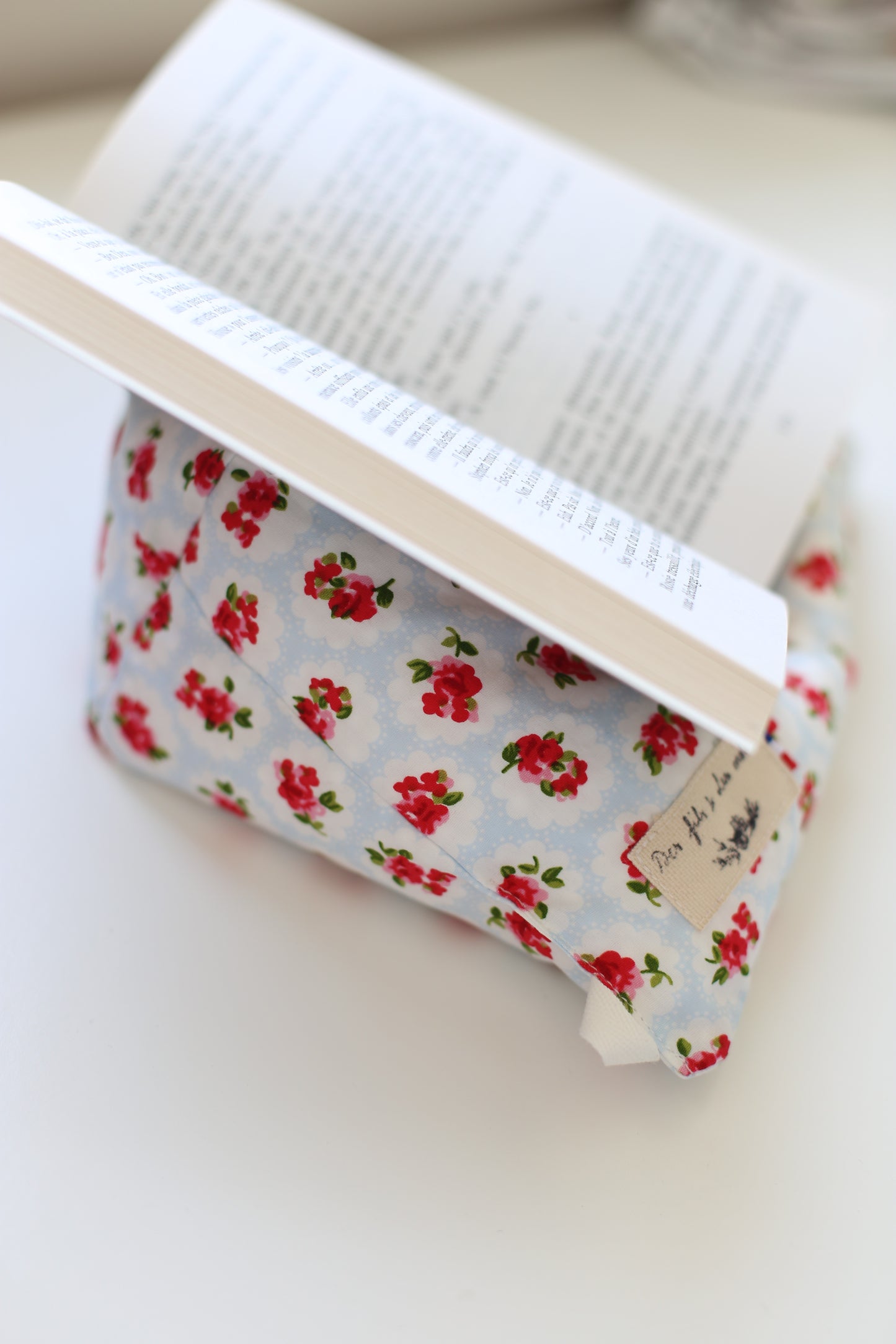 Doucette, coussin de lecture « Agnès Grey d'Anne Brontë »