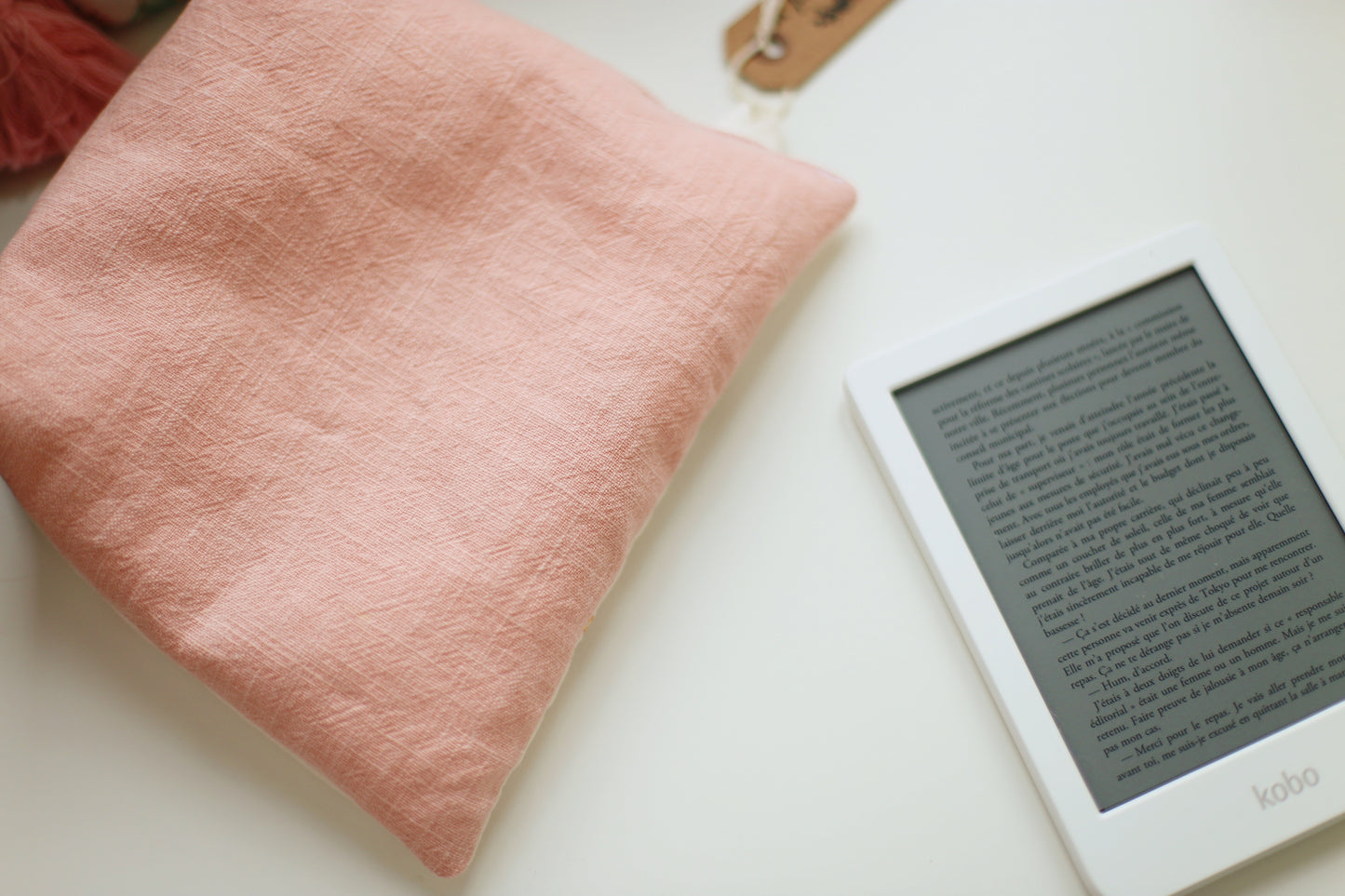 Doucette, coussin de lecture « Les Hauts de Hurle-vent d'Emily Brontë »