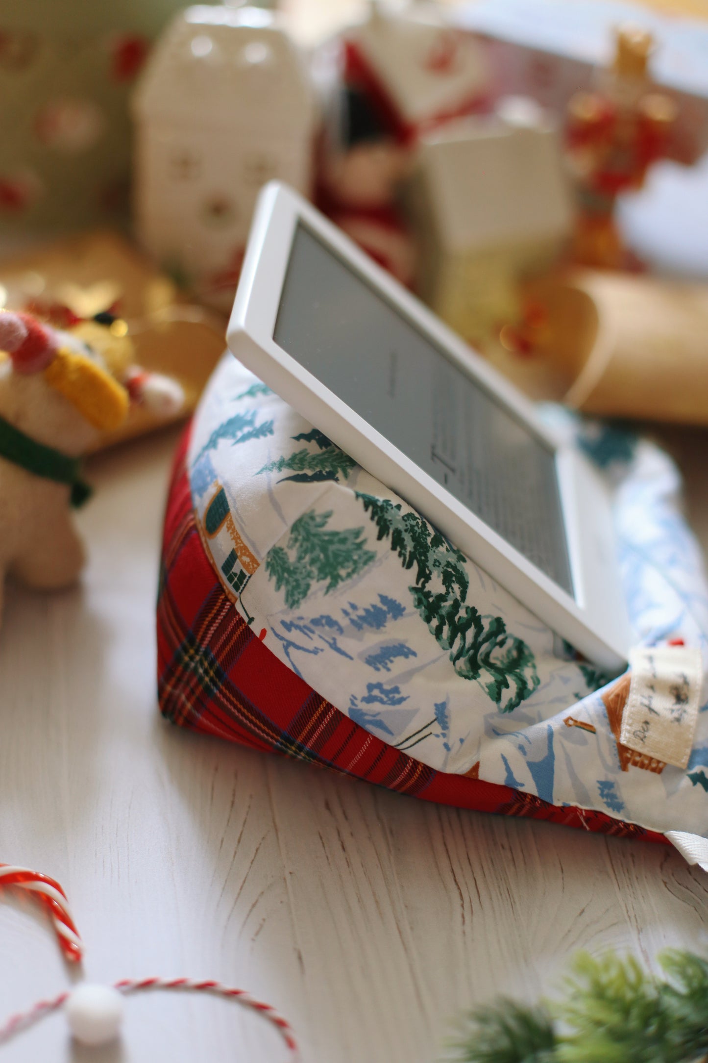 Doucette, coussin de lecture « Nuit de Noël de Guy de Maupassant »