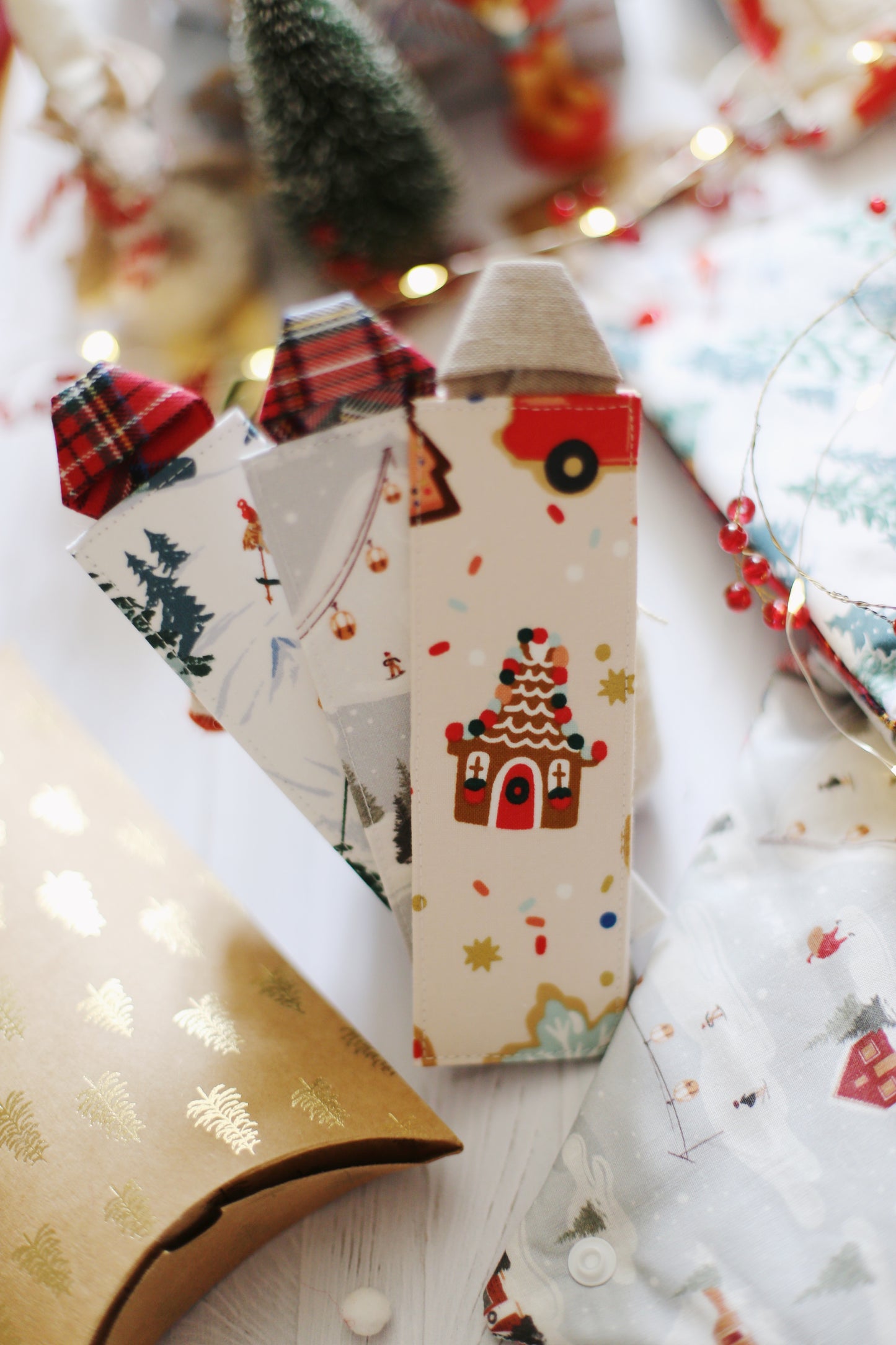 Marque-page « Noël à la confiserie de Rosie de Jenny Colgan » - Tissu Rifle Paper Co