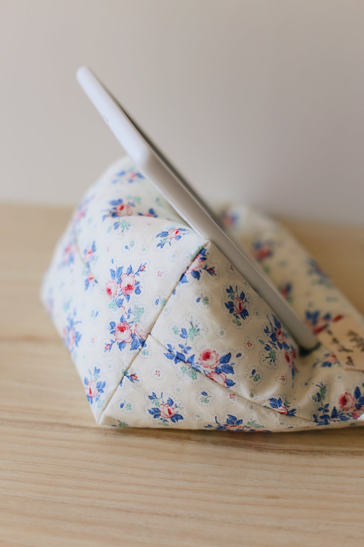 La Doucette - Coussin de lecture « Printemps » de Sigrid Undset
