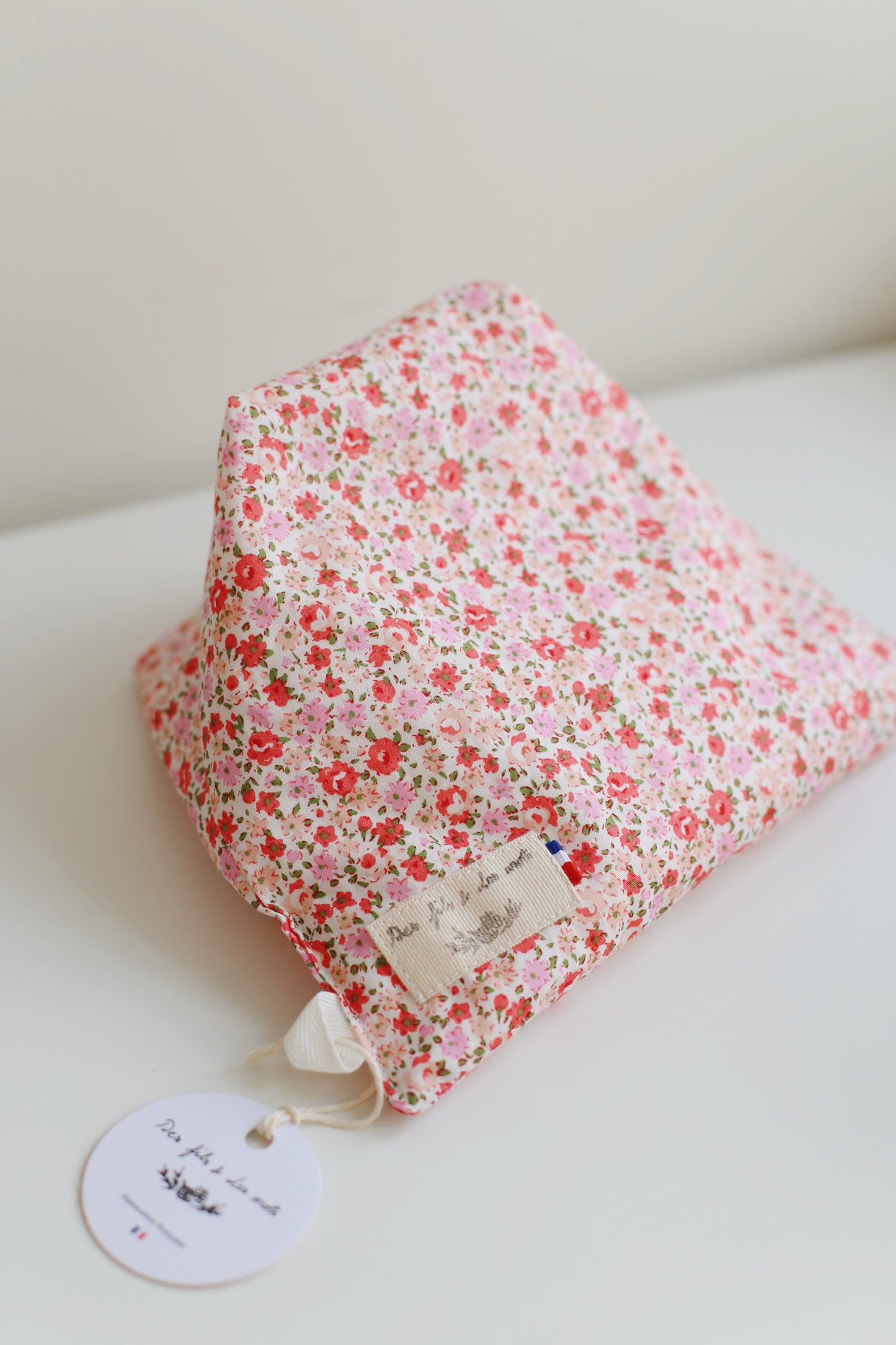 Doucette, coussin de lecture « Le restaurant des jours heureux de Yoko Mure »