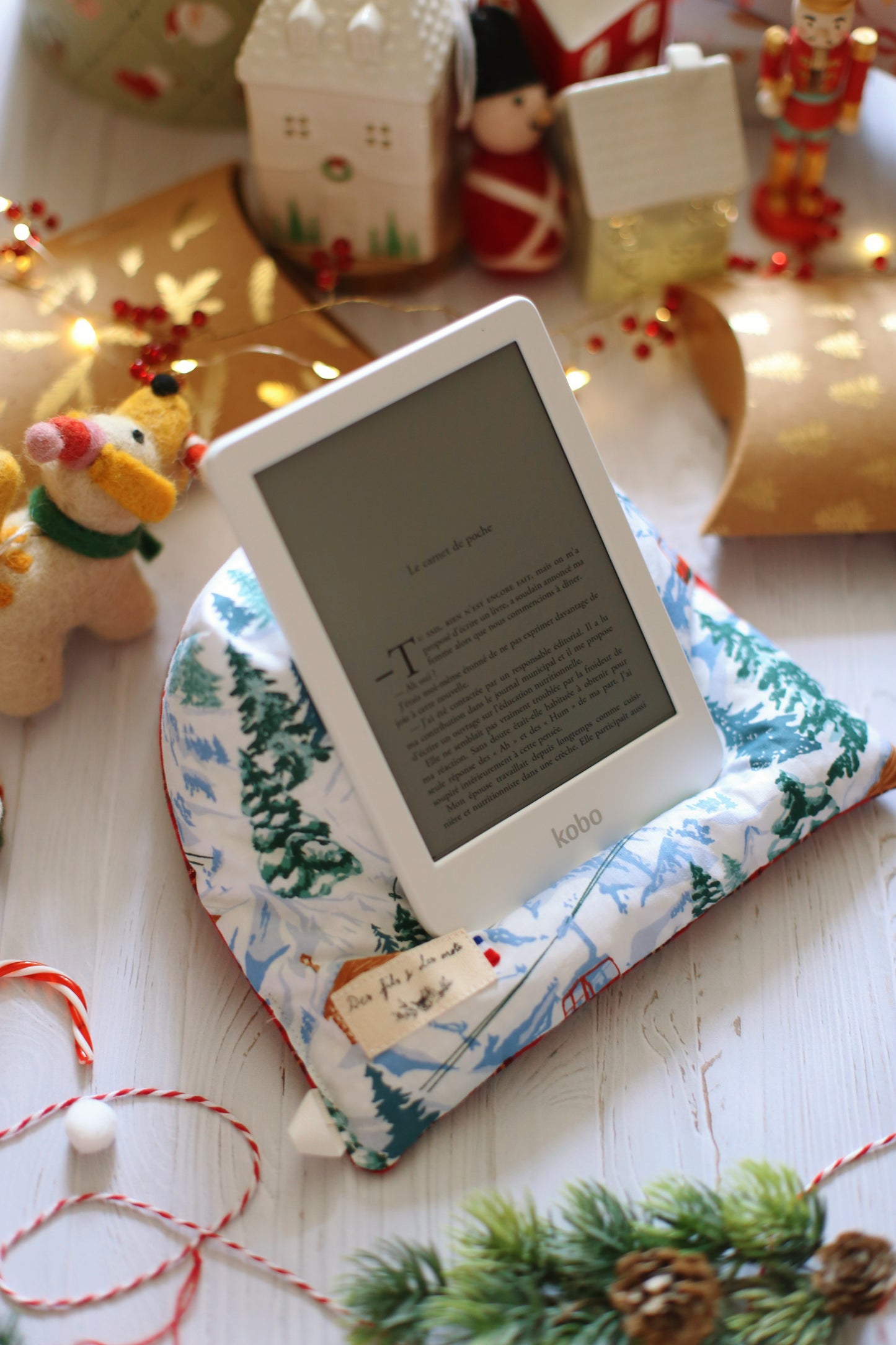 Doucette, coussin de lecture « Nuit de Noël de Guy de Maupassant »