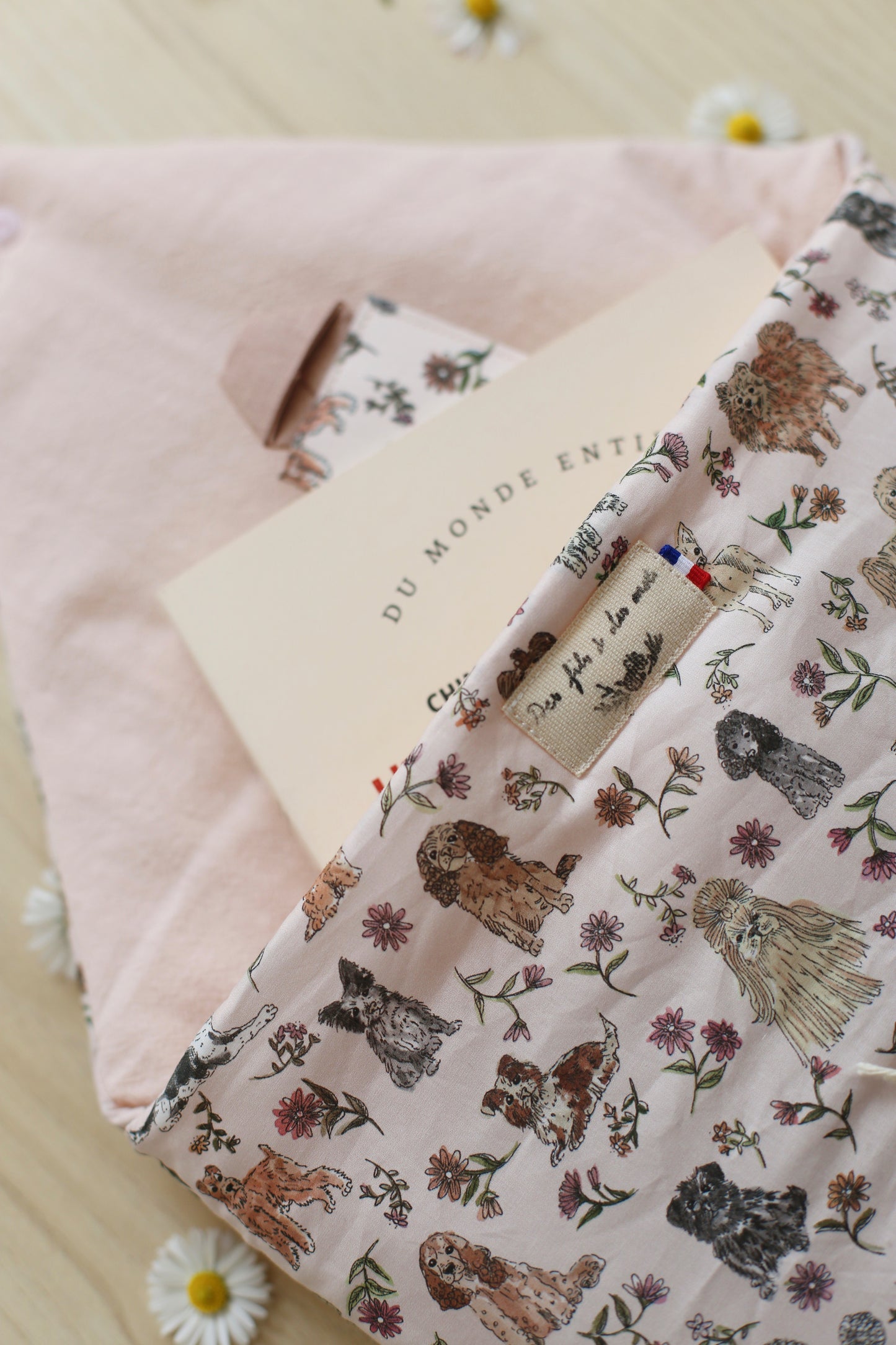 Détail tissu Liberty of London - housse livre liseuse artisanale Louve en juillet, fait main France