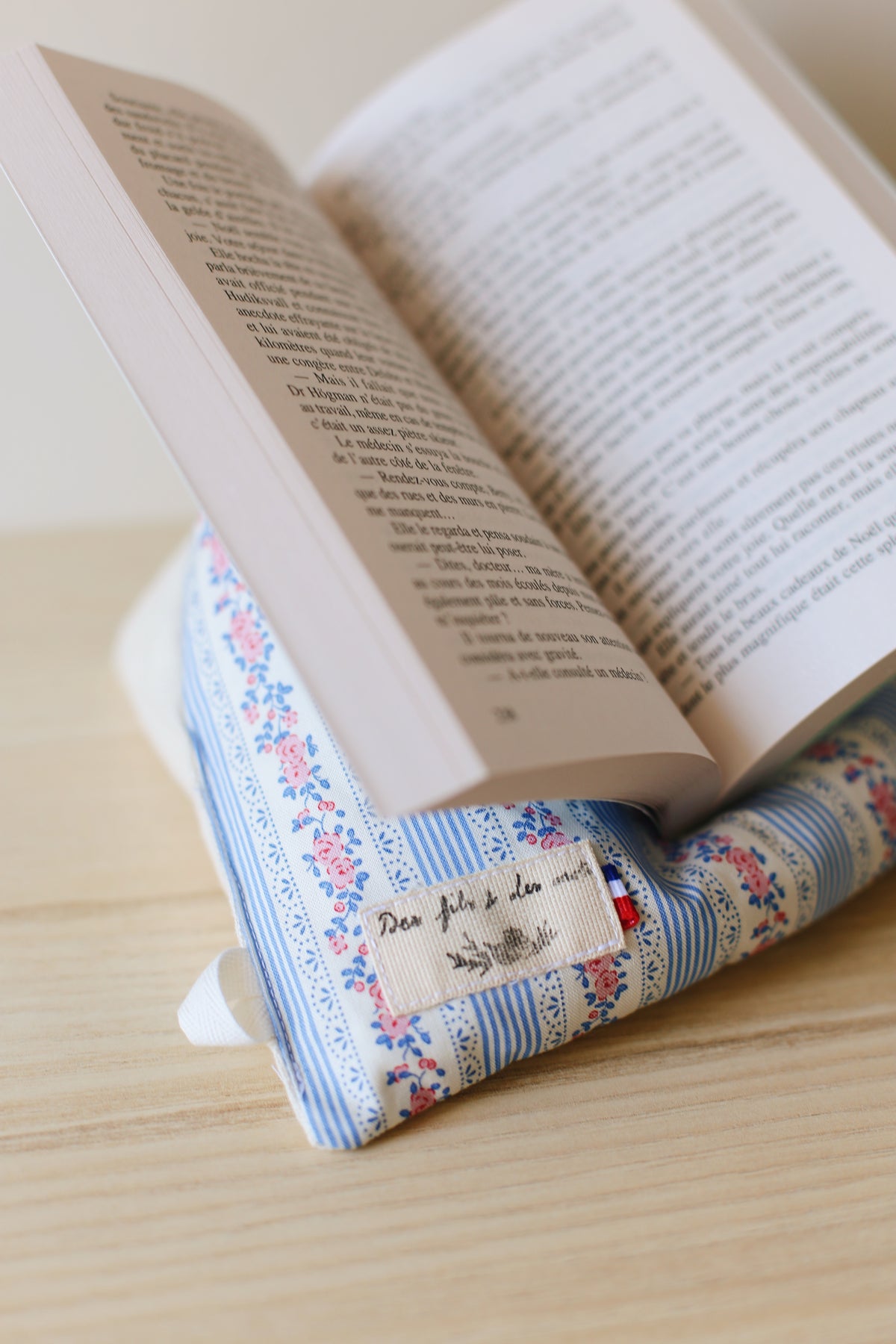 La Doucette - Coussin de lecture « La fille du Hälsingland » de Katarina Widholm