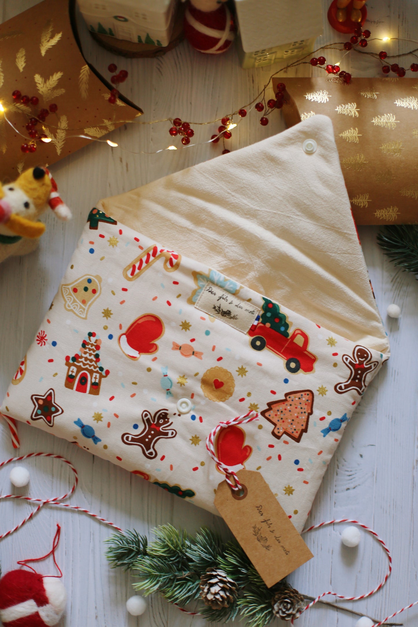 Housse « Noël à la confiserie de Rosie de Jenny Colgan » - Tissu Rifle Paper Co.