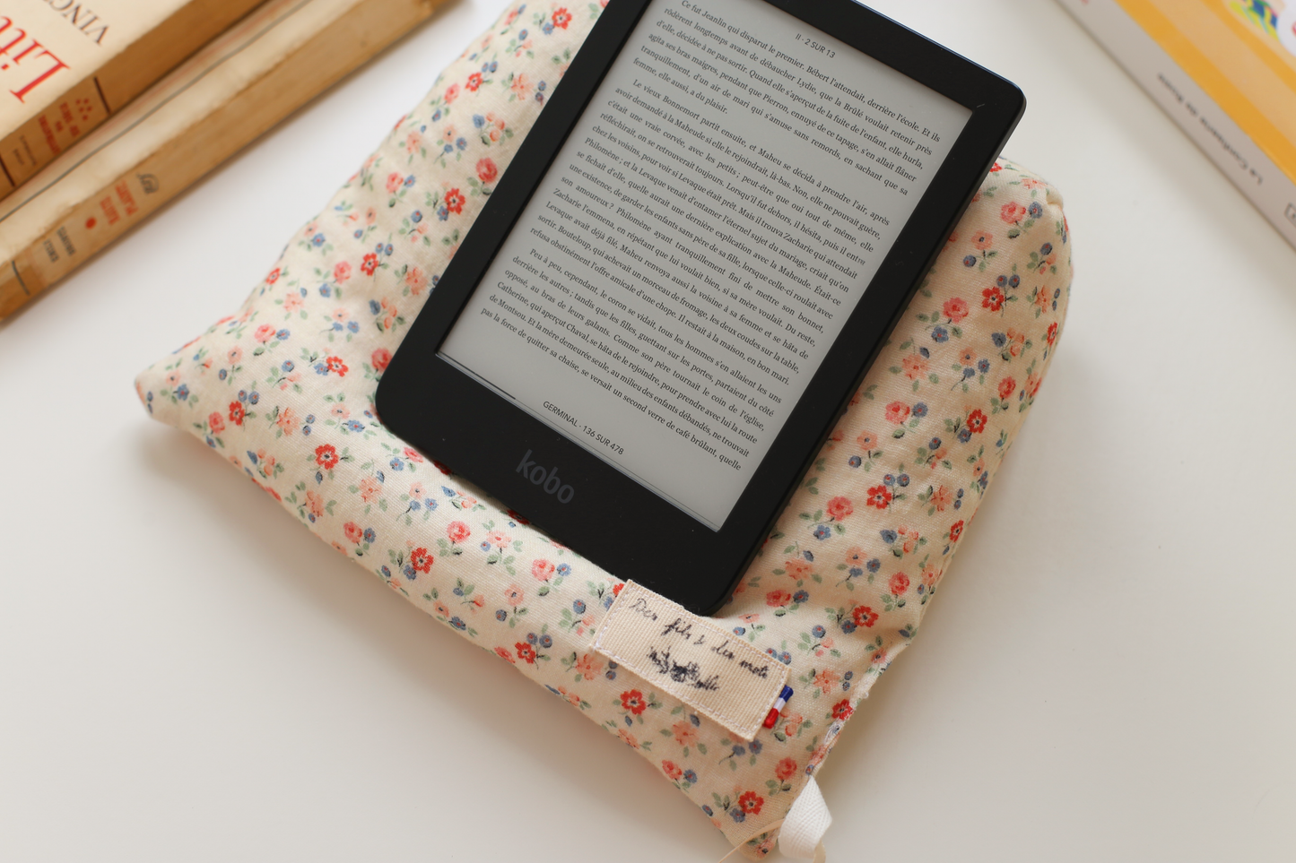 Doucette, coussin de lecture « Une vie de Simone Veil »