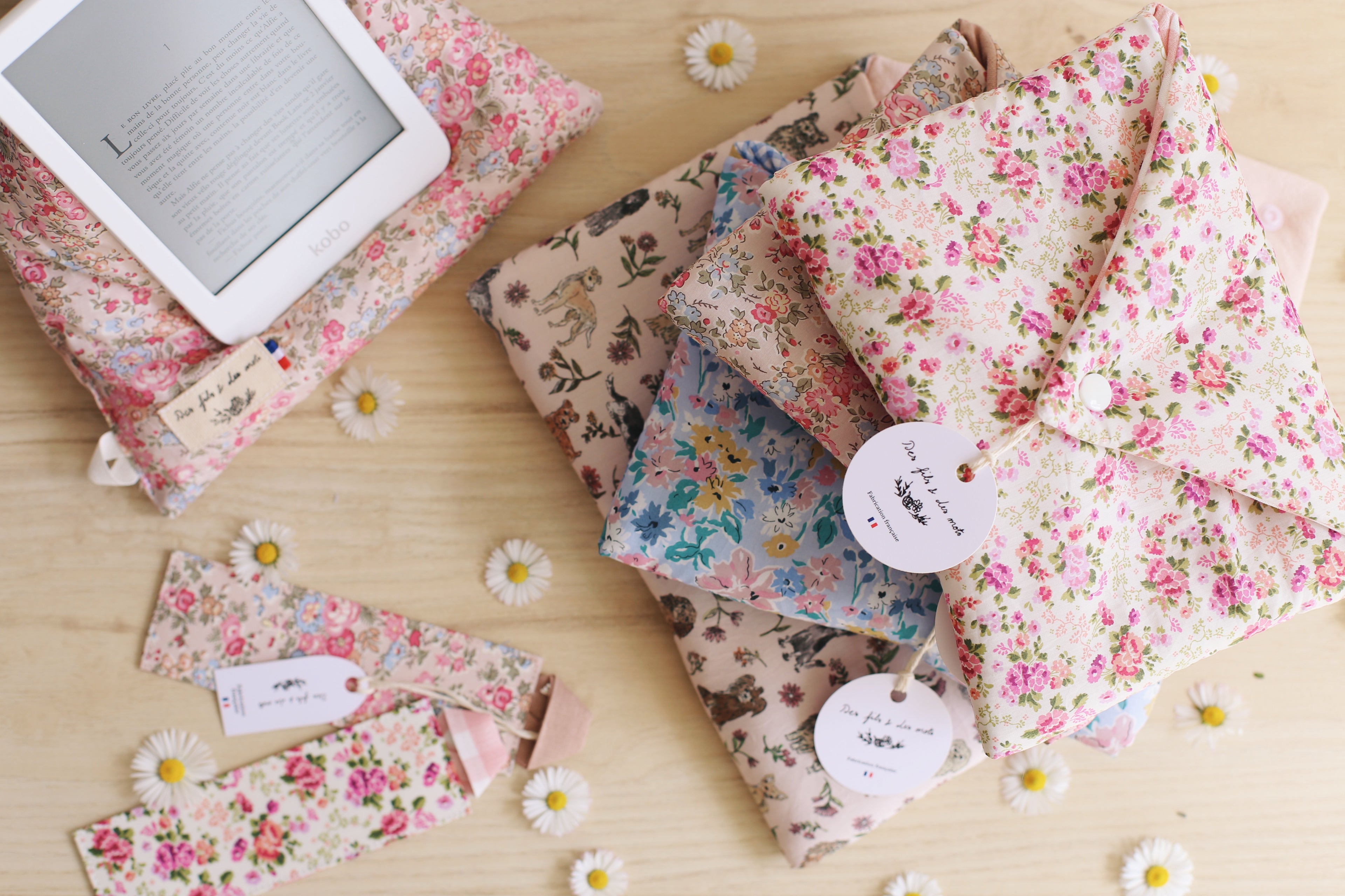 Accessoires de lecture tissus Liberty of London - fait main France - Des fils et des mots