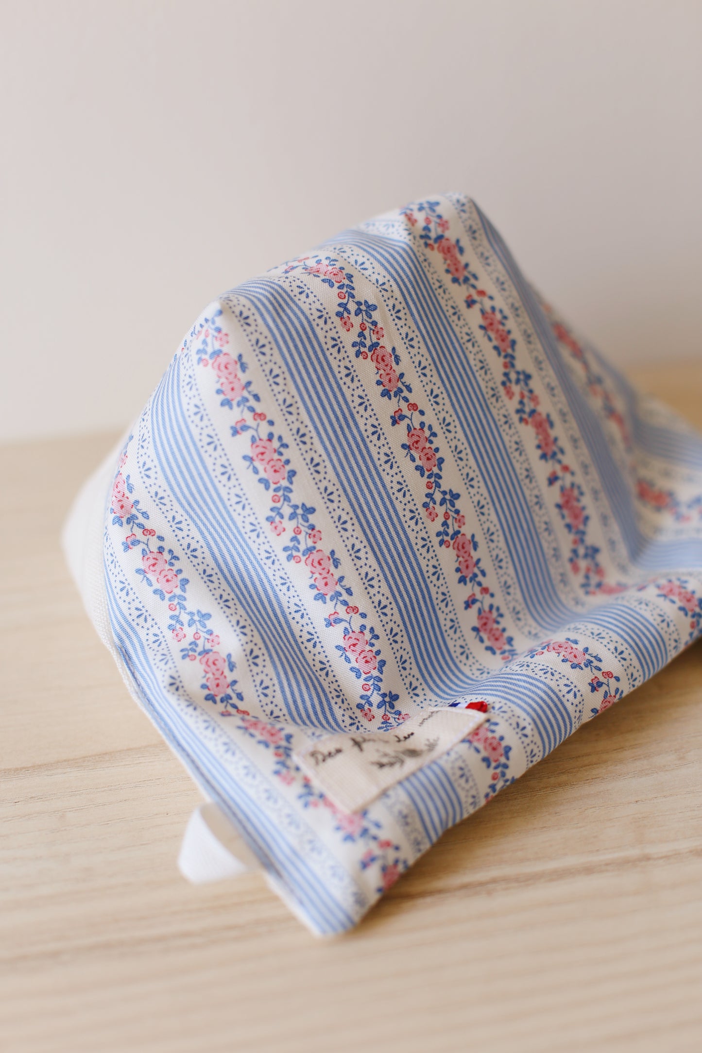 La Doucette - Coussin de lecture « La fille du Hälsingland » de Katarina Widholm