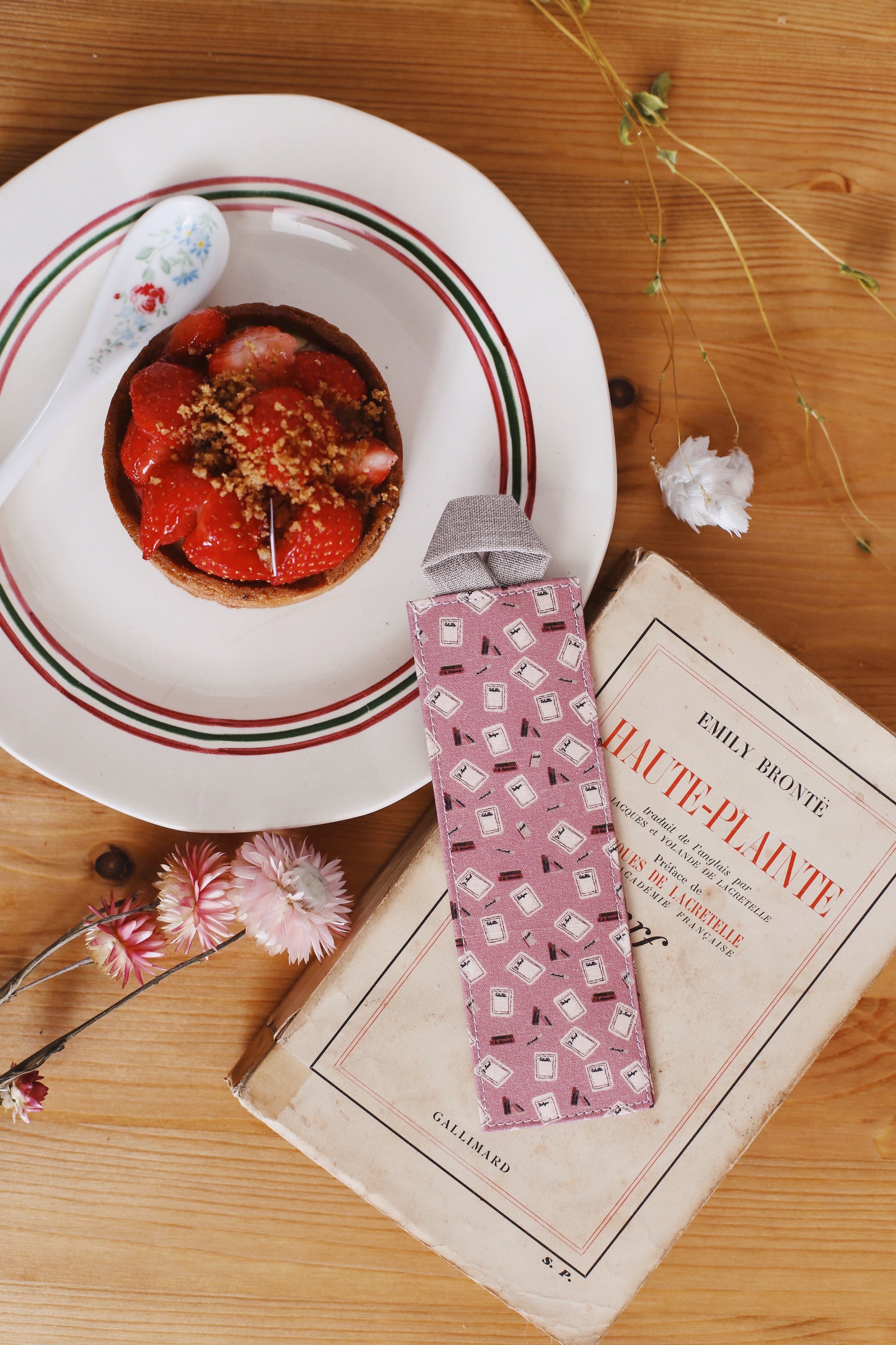 Marque-page « La bibliothèque » - imprimé exclusif - Des fils et des mots 