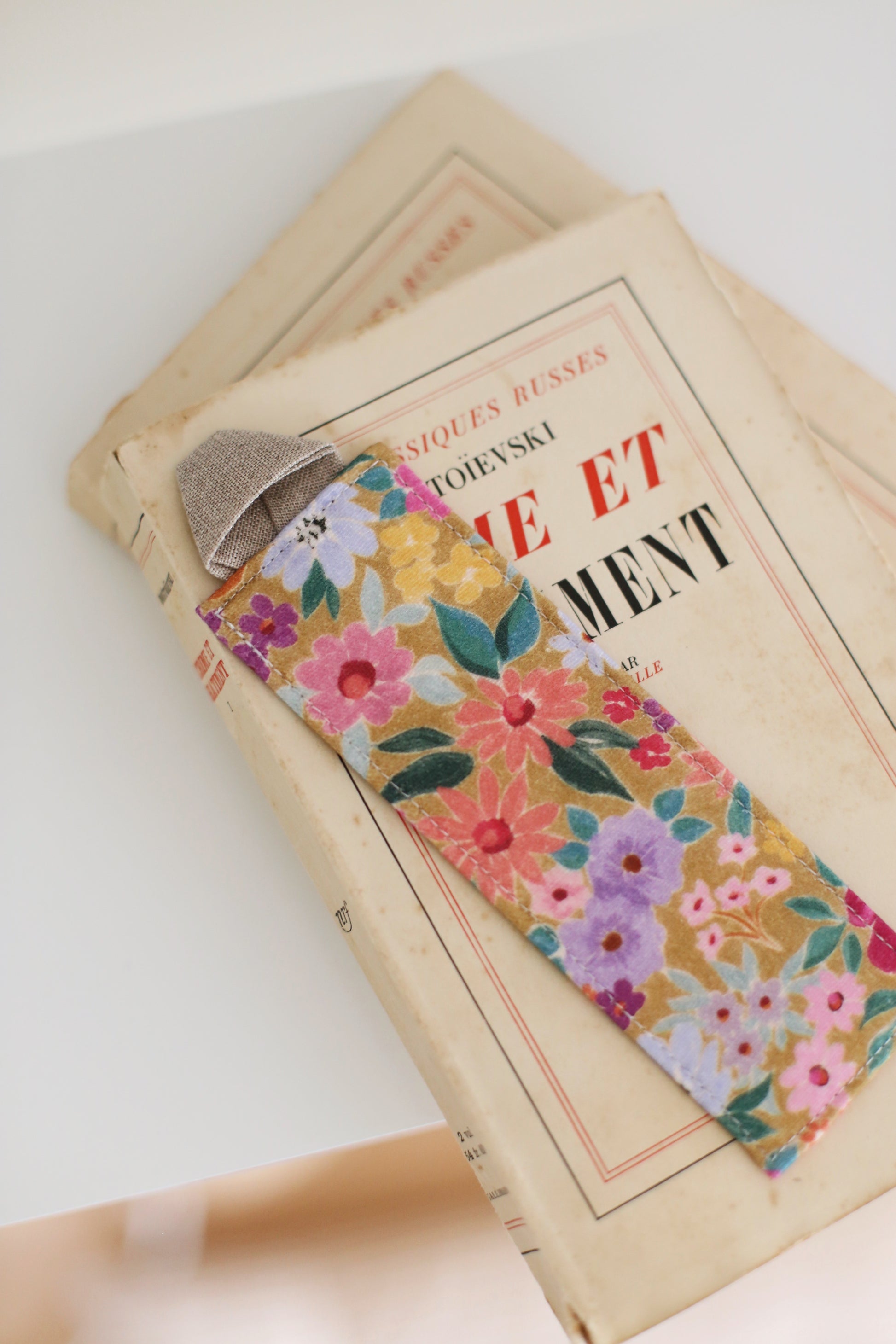 Marque-page « Mémoires d’une jeune fille rangée de Simone de Beauvoir » - Des fils et des mots 