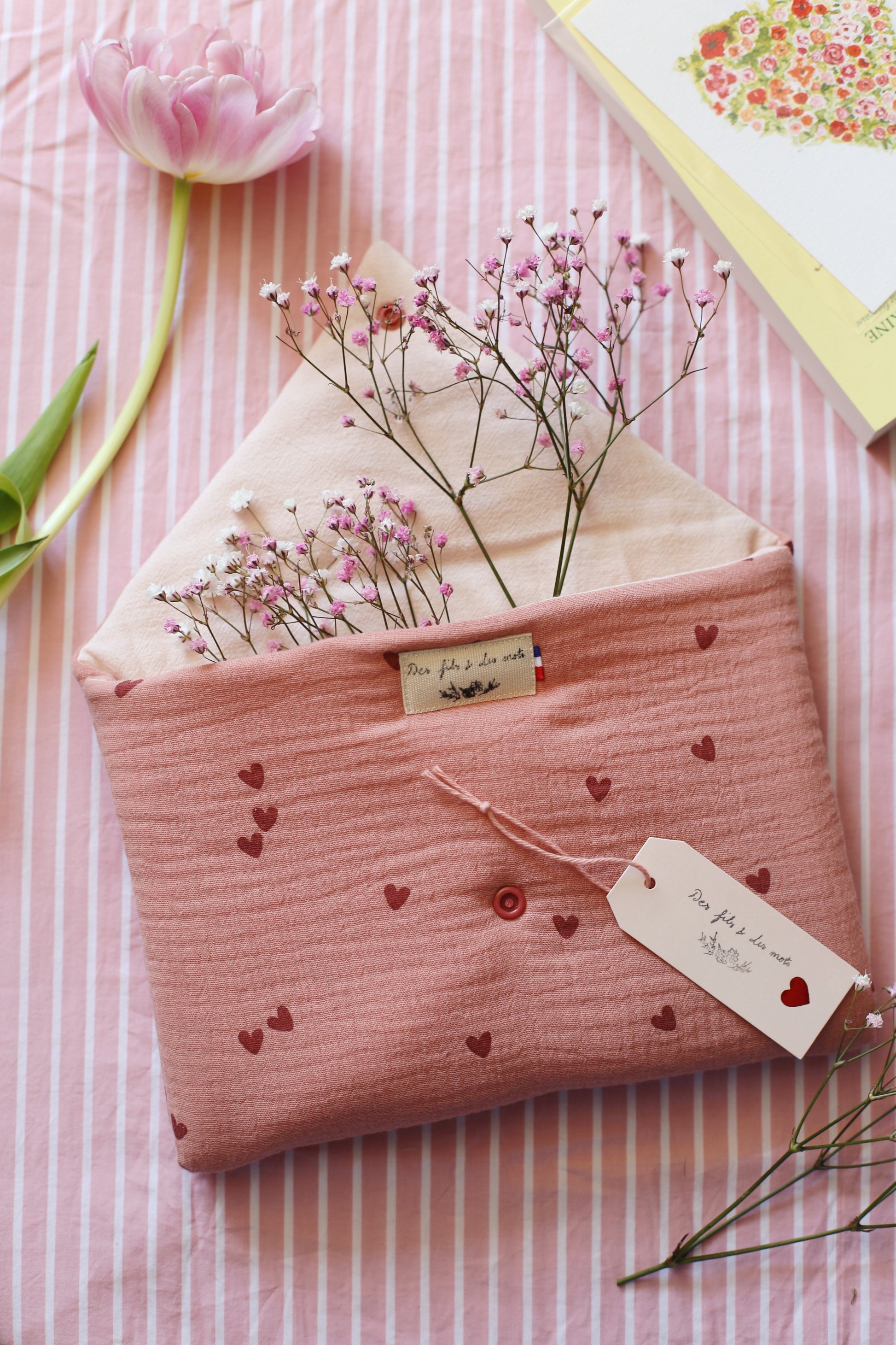 Housse « Coeurs vieux rose » - plusieurs formats - Des fils et des mots 