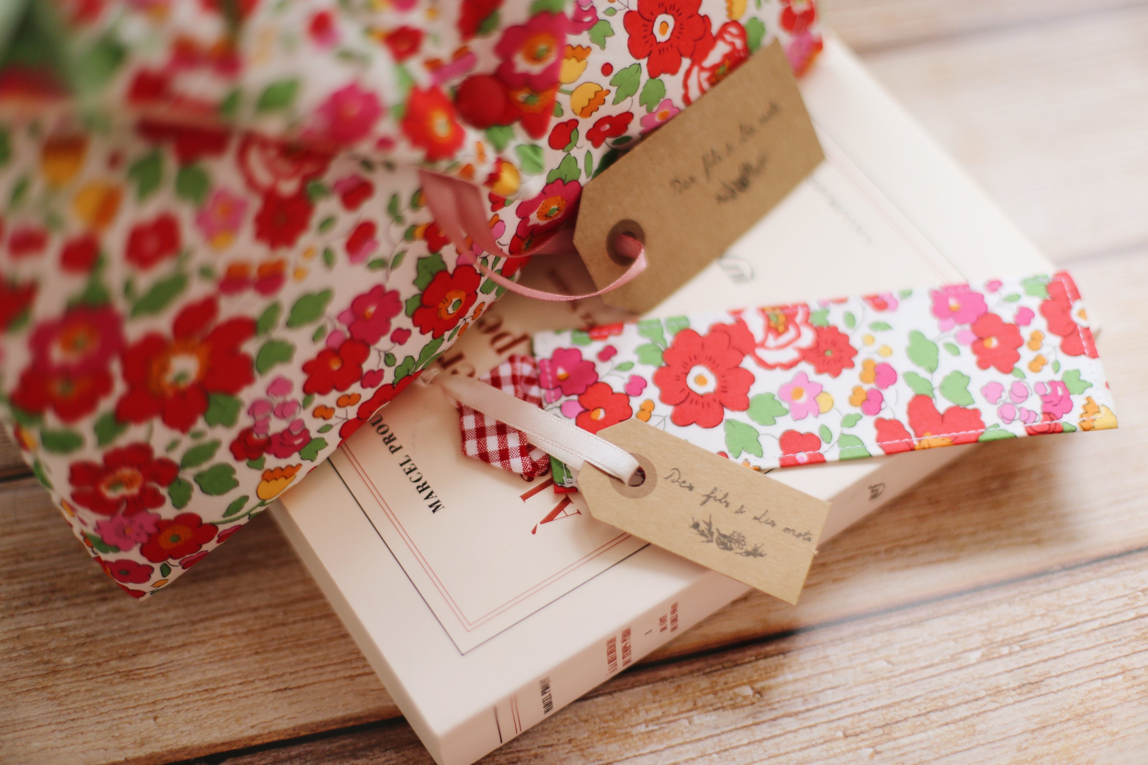 Housse Liberty of London «  Le Horla de Guy de Maupassant » - plusieurs formats - Des fils et des mots 