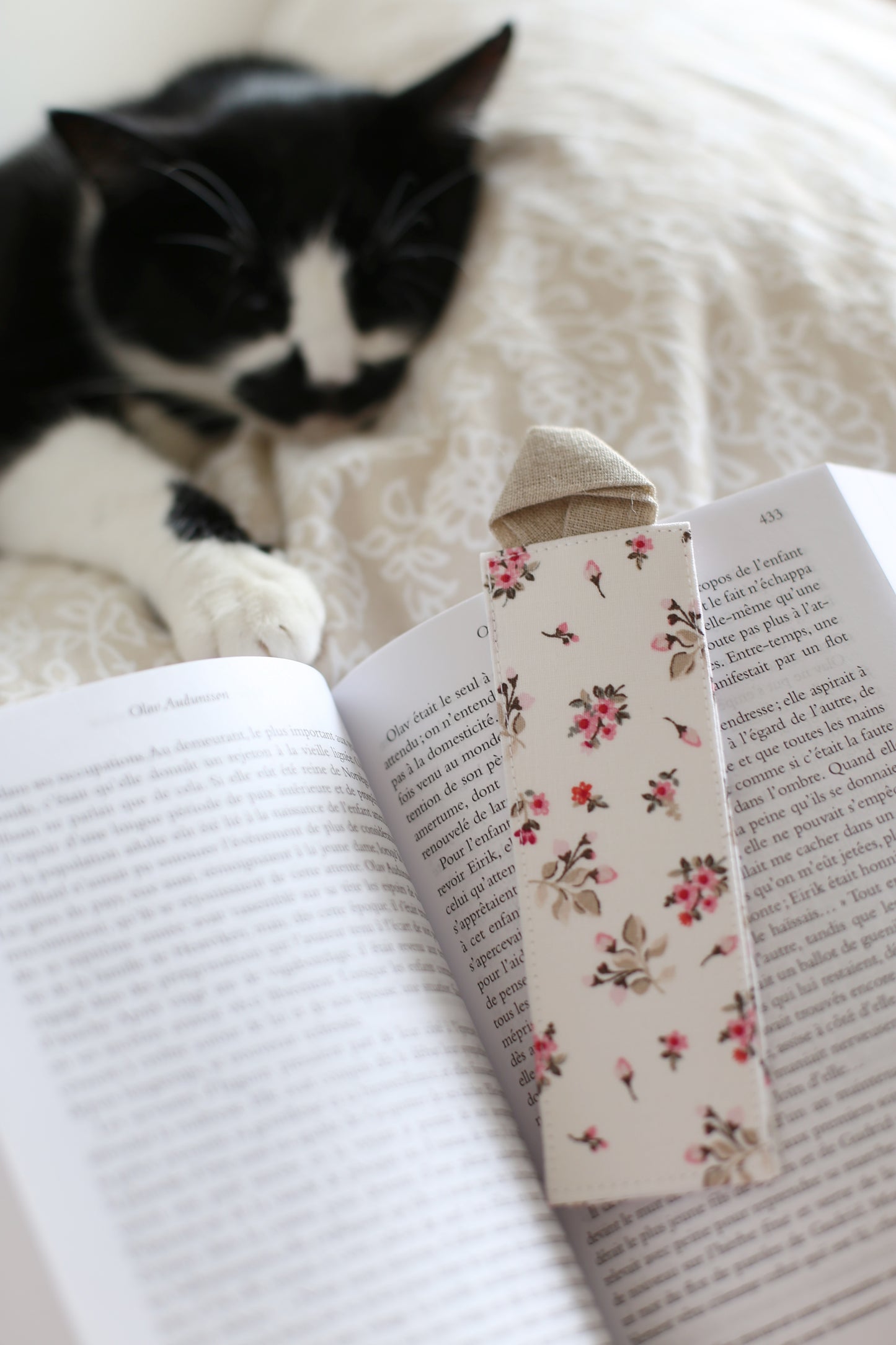 Bookmark "Emma Bovary" - Coral