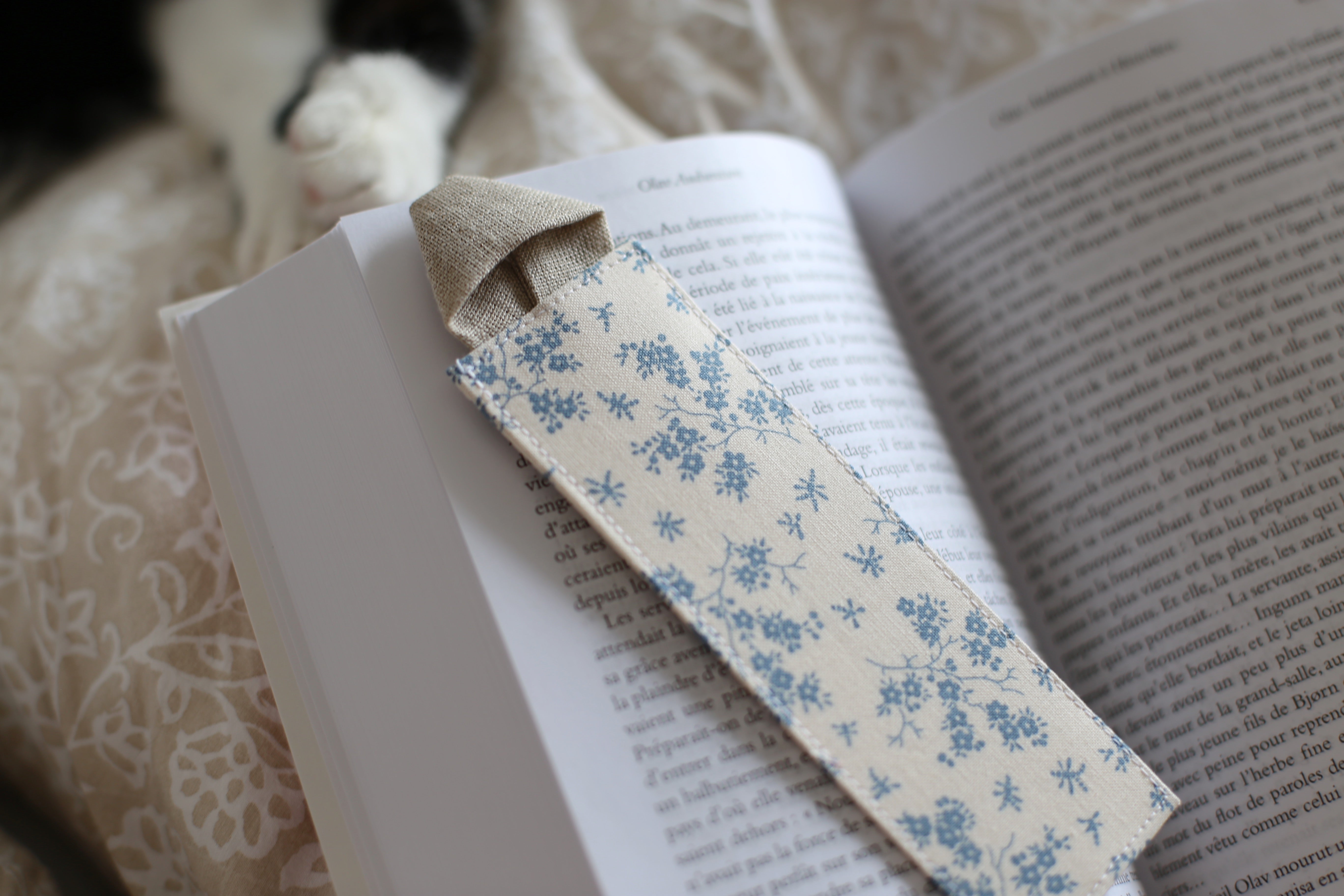 Bookmark "Emma Bovary" - Coral